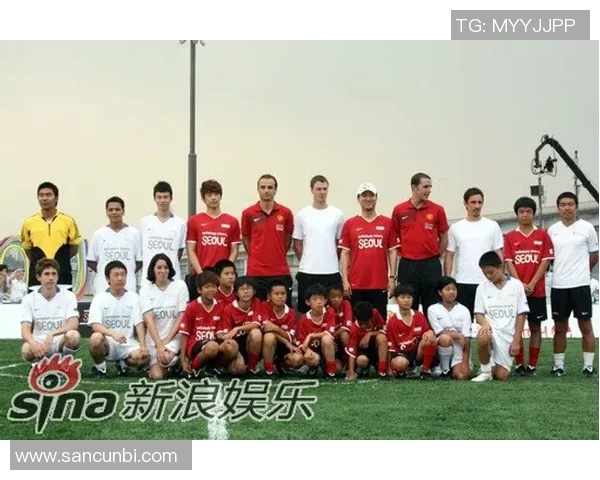 足球界慈善捐款活动助力青少年发展与社会公益事业的结合与创新